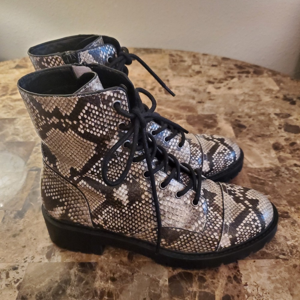 ChelseaViolet SZ 7 War Snake-Print Lug Chunky Combat Ankle Boot Soft Grunge Goth